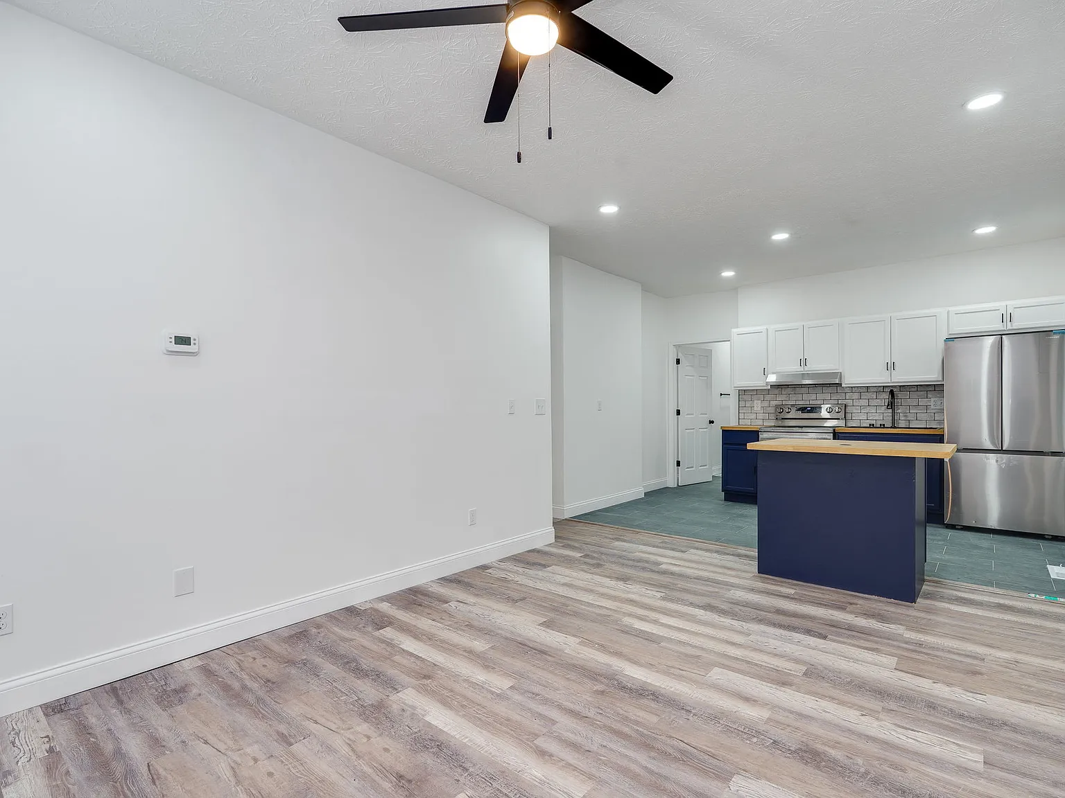 3 bed, 1192 sqft, $2,000 — Photo 2
