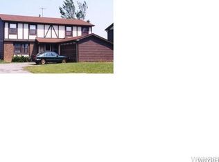 445 Kaymar Dr, Amherst, NY 14228
