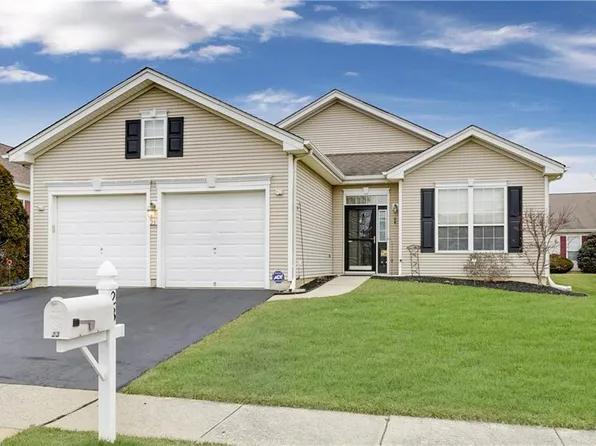 23 Chamber Ln, Columbus, NJ 08022