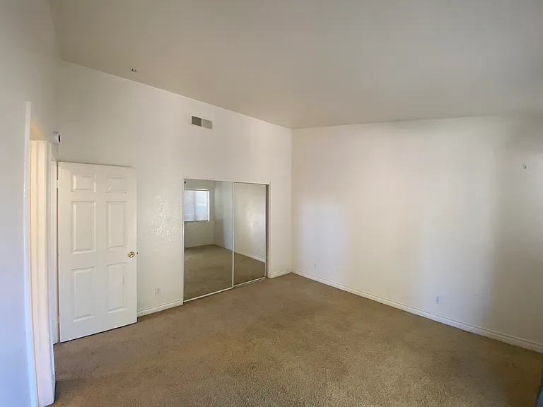 2100 Glenwood Ave — Photo 7