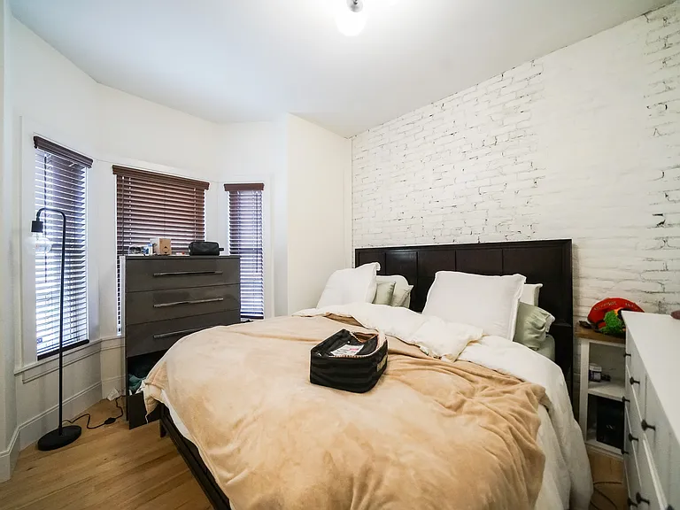 308 Saratoga St — Photo 10