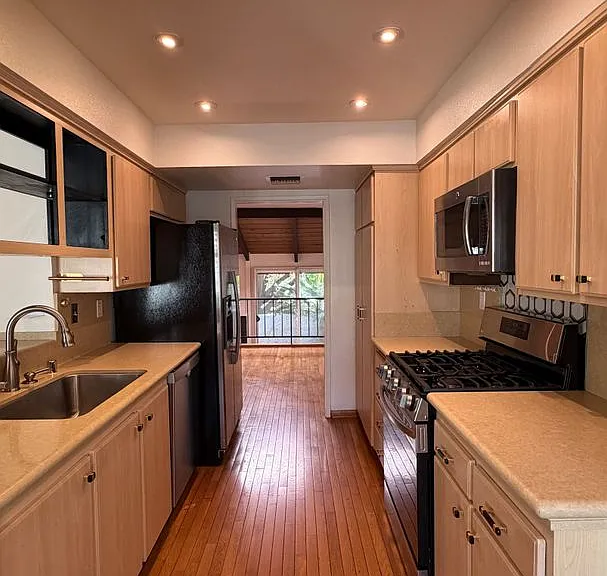 4173 Colfax Ave #I — Photo 43