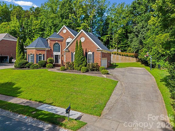 3rd image of 6917 Riesman Ln