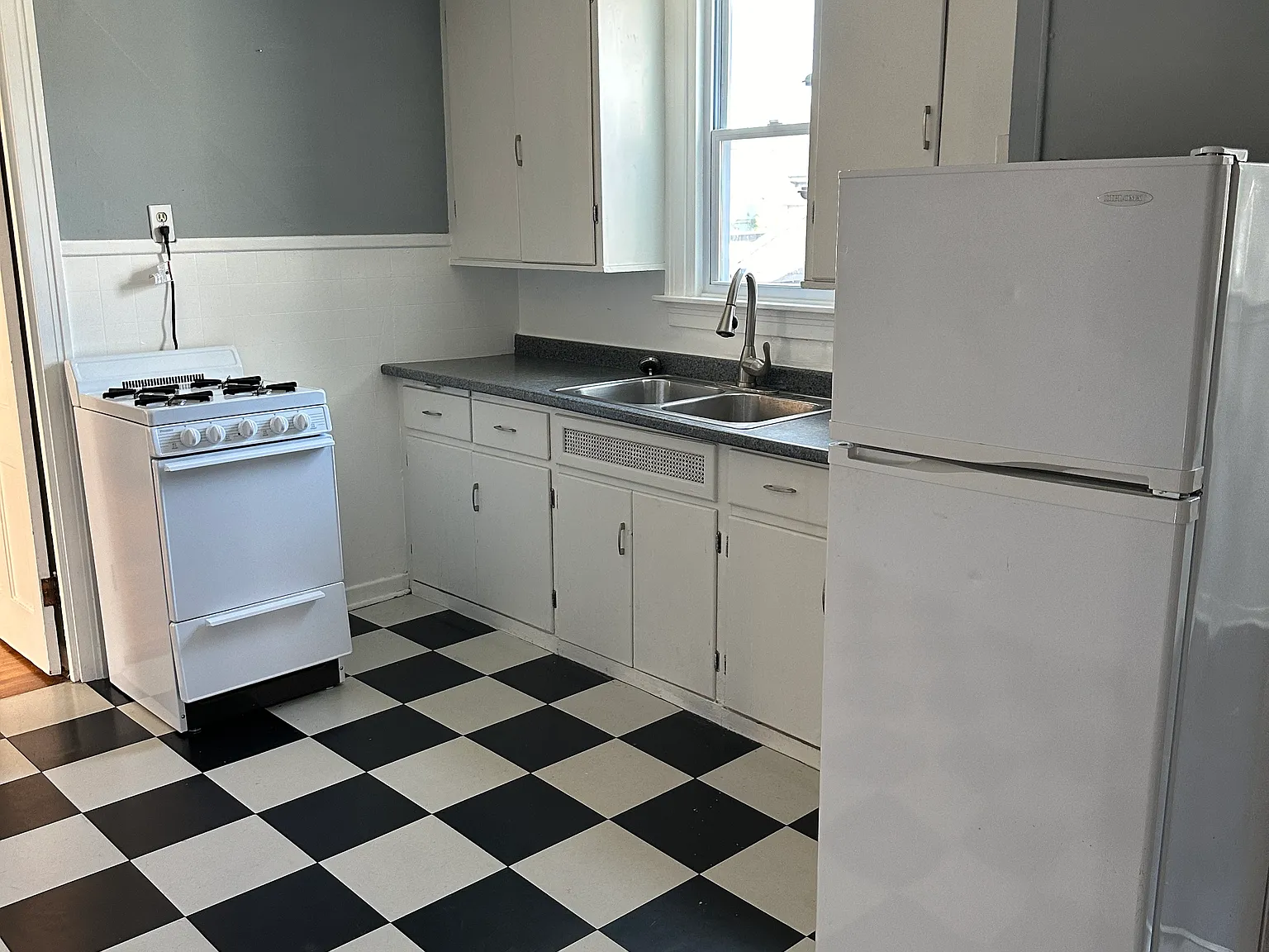 1 bed, 950 sqft, $1,095 — Photo 4