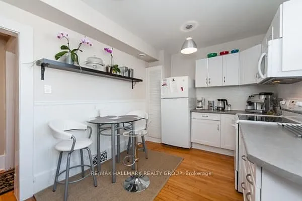 473 Clarence St E — Photo 7