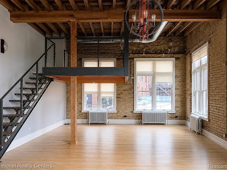 17 W Lawrence St #2D — Photo 7