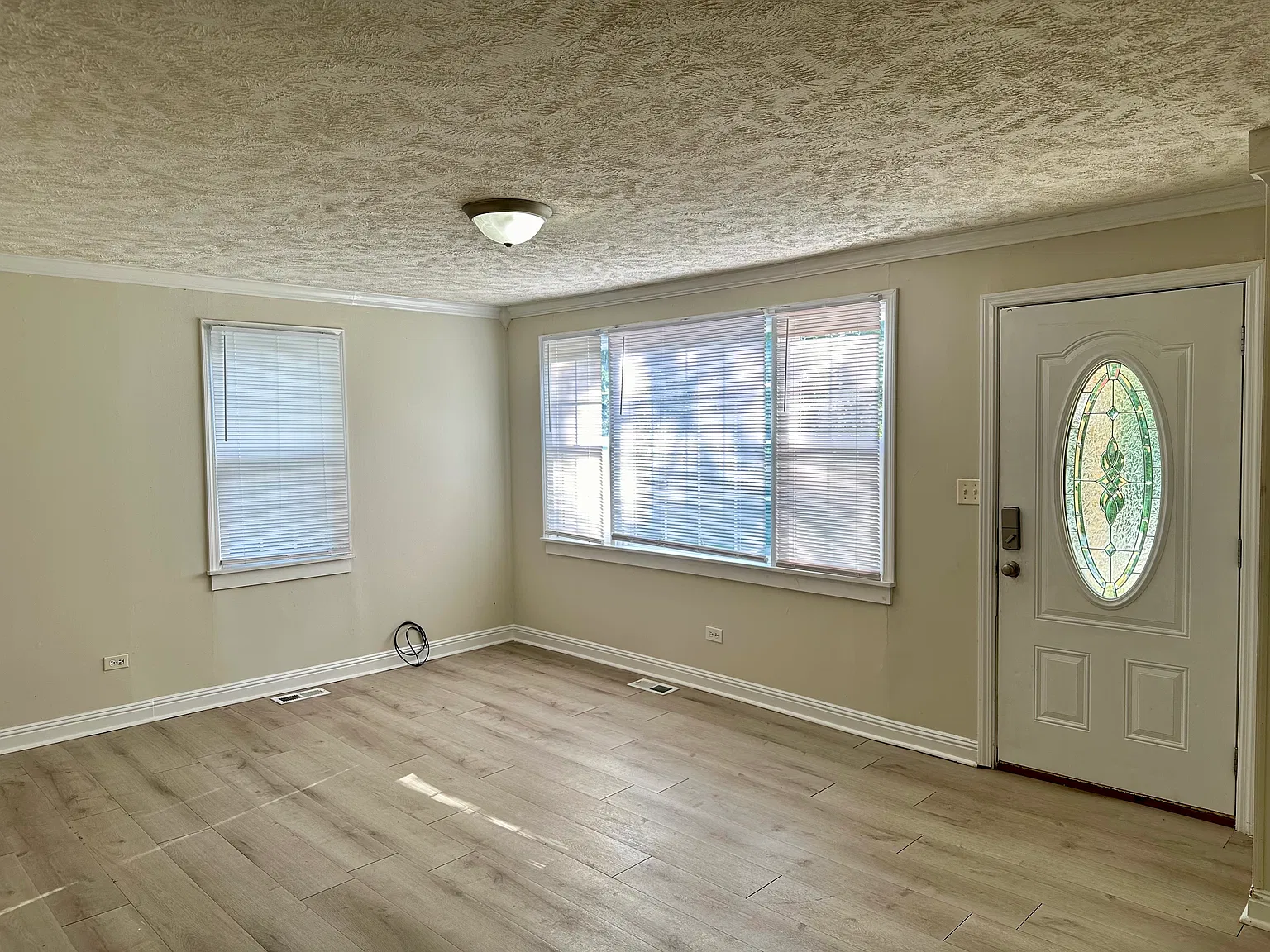 3 bed, 1160 sqft, $1,495 — Photo 2