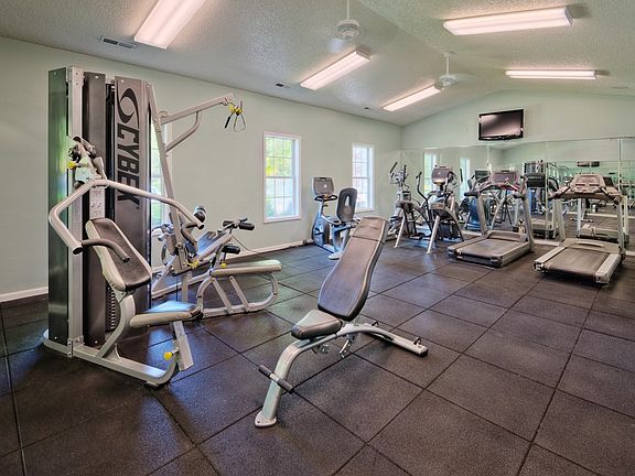 4th image of 814 Saint Andrews Dr #70626