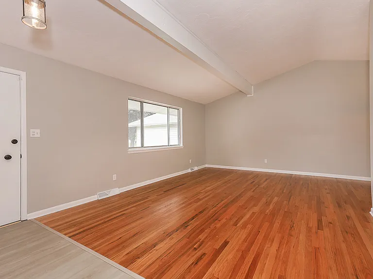 22290 Sharon Ln — Photo 6