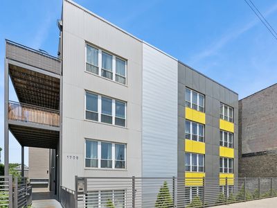 1708 W Cermak Rd Unit 3W, Chicago, IL, 60608