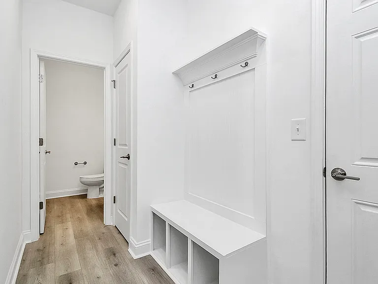707 Hoke Ln — Photo 5