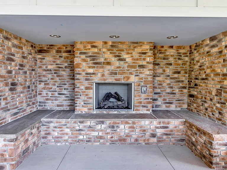 2721 Hunter Woods Dr — Photo 33