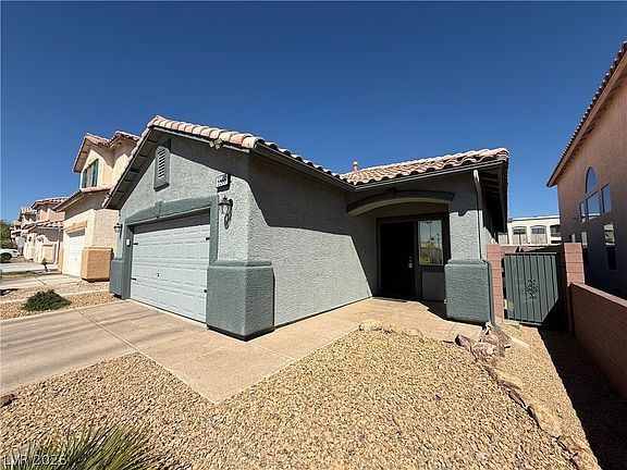 3rd image of 8866 Sierra Linda Dr