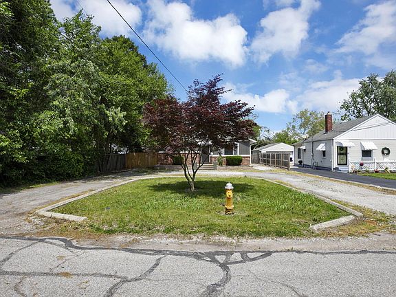 4th image of 1910 Rosemont Ave