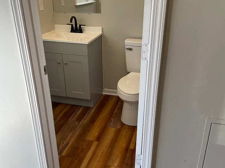 10624 Greensboro Rd #102 — Photo 10
