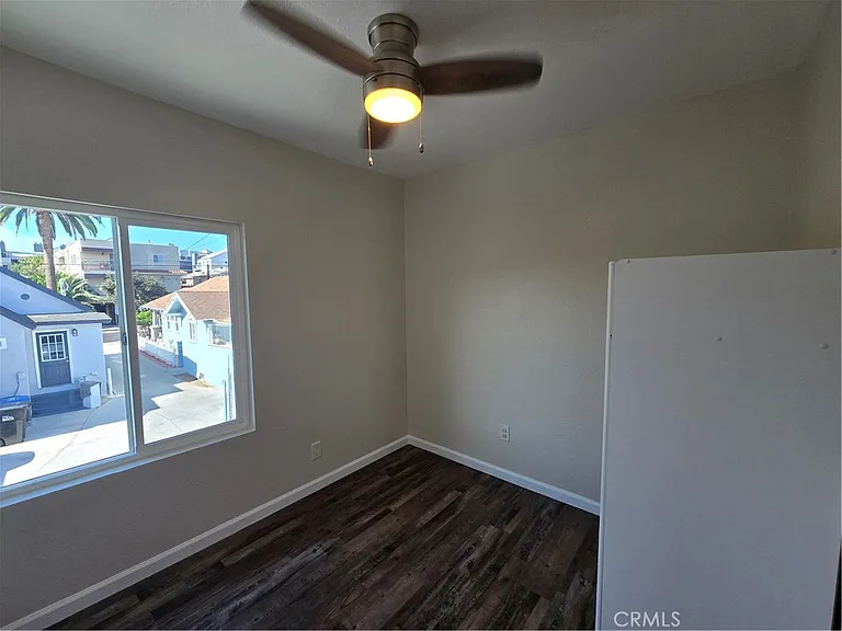 1921 E 6th St — Photo 6