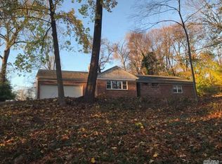 1161 N Country Rd, Stony Brook, NY 11790