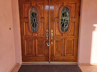 4th image of 8824 Robin Hood Ln
