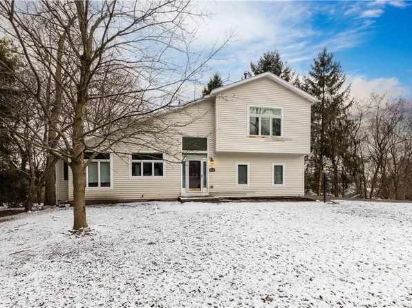 8233 Verbeck Dr, Manlius, NY 13104