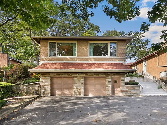 2nd image of 10606 S Longwood Dr
