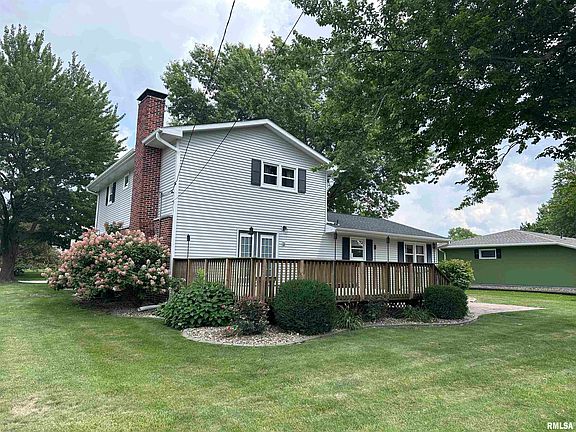 3rd image of 2732 Montague Dr