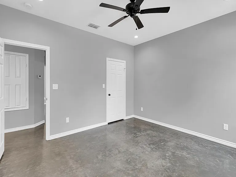 5952 Jefferson Ave — Photo 11
