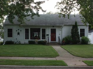 1041 S Sawyer St, Shawano, WI 54166