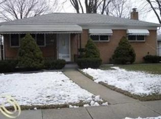 32818 Warner Dr, Warren, MI 48092