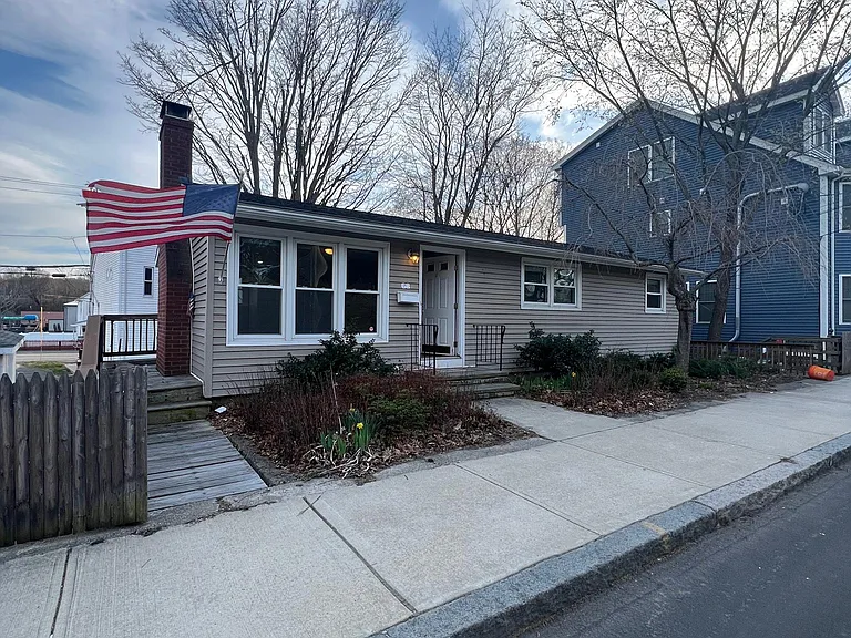 68 Crescent St — Photo 10