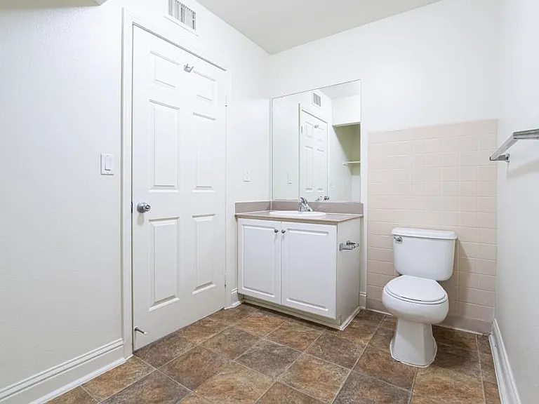 8303 Maumee Rd — Photo 3