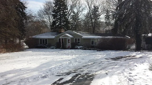 1335 Aurora Way photo 1