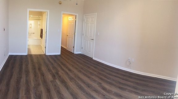 5th image of 1 Towers Park Ln APT 2017