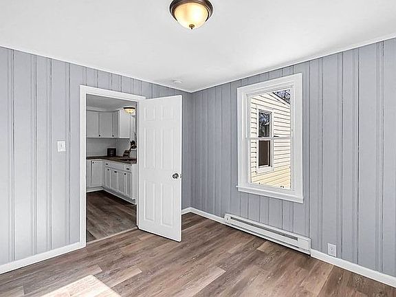 4th image of 81 Arey St