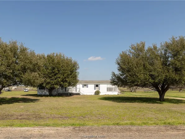 3146 Starlight Dr, Bryan, TX 77808