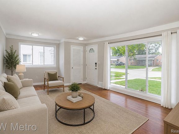 4th image of 29171 Mark Ave