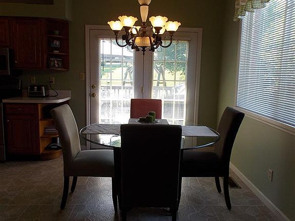 5th image of 727 Winston Hill Dr