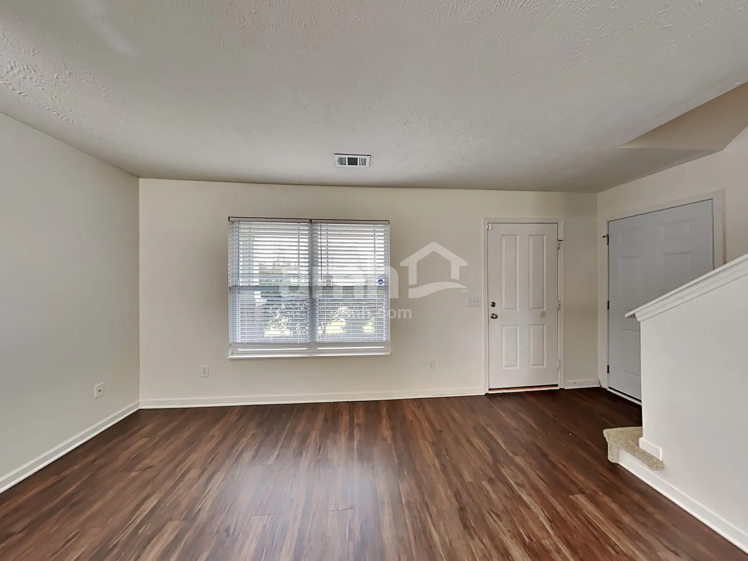 3 bed, 2.5 bath, 1490 sqft, $2,255 — Photo 4