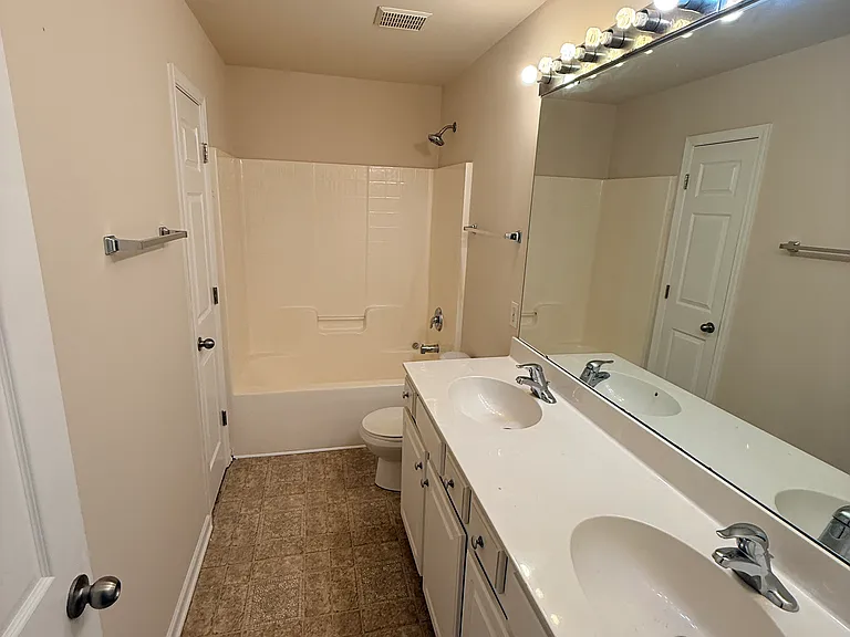 11224 Cypress View Dr — Photo 24