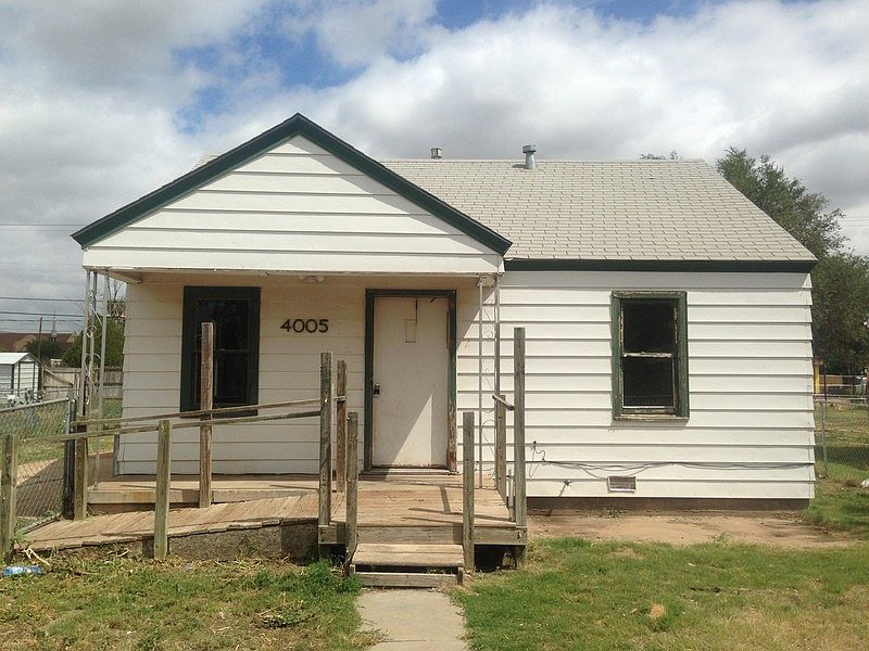 1st image of 4005 SE 12th Ave