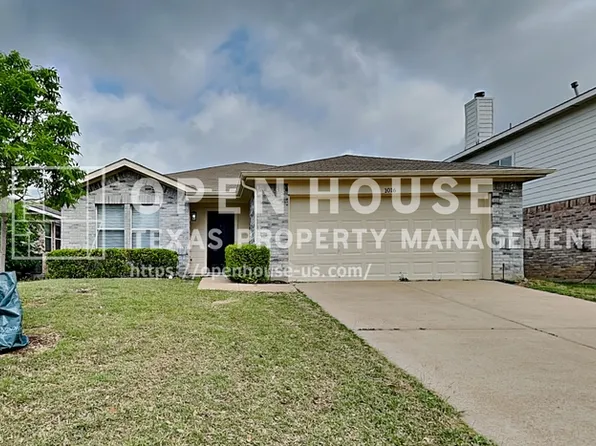 1016 Silver Spur Ln, Fort Worth, TX 76179