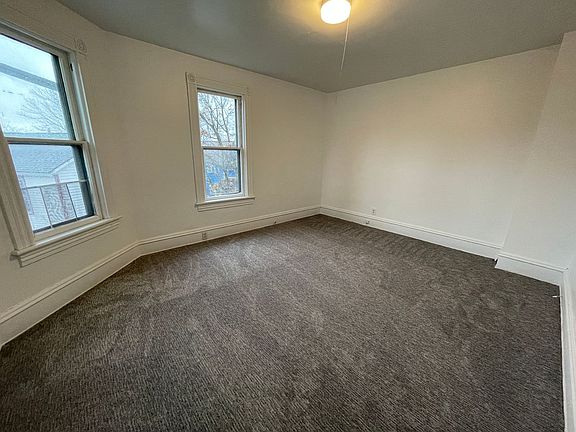 3rd image of 470 Park Ave