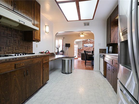 5th image of 15947 Norcrest Dr