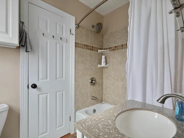 304 Sunset Cir — Photo 25