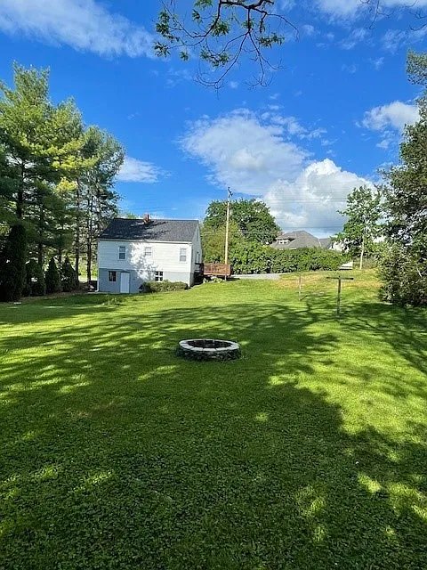 3 bed, 1100 sqft, $1,900 — Photo 3