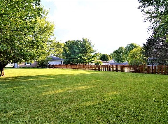 3rd image of 19263 W Raymond Dr