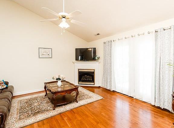 5th image of 4312 Village Woods Ln