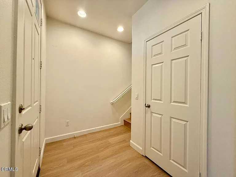 533 E Port Hueneme Rd — Photo 8
