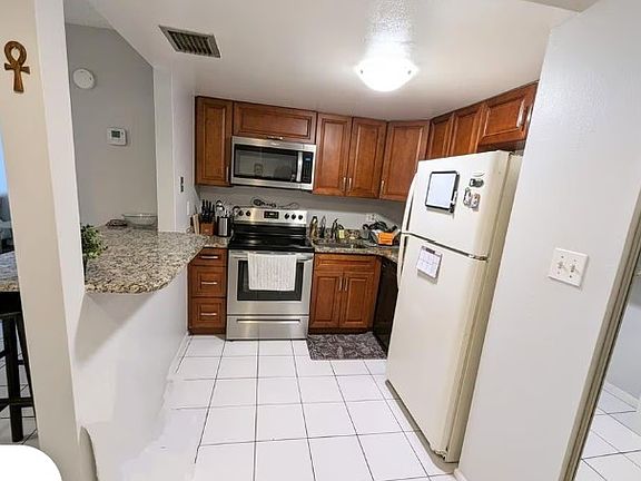 3rd image of 572 Orange Dr APT 68