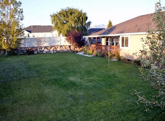 5th image of 1811 N Goldenrod Way