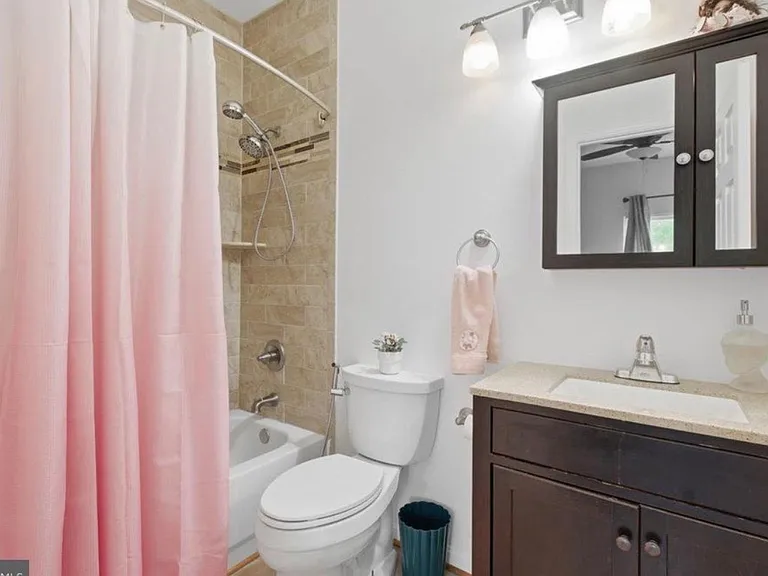 21845 Jarvis Sq — Photo 15